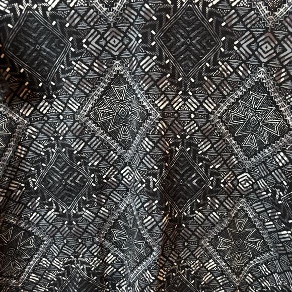 Catherines Womens 3/4 Sleeve Paisley Top Size 4X Black V Neck Fairy Grunge Boho - Picture 2 of 8